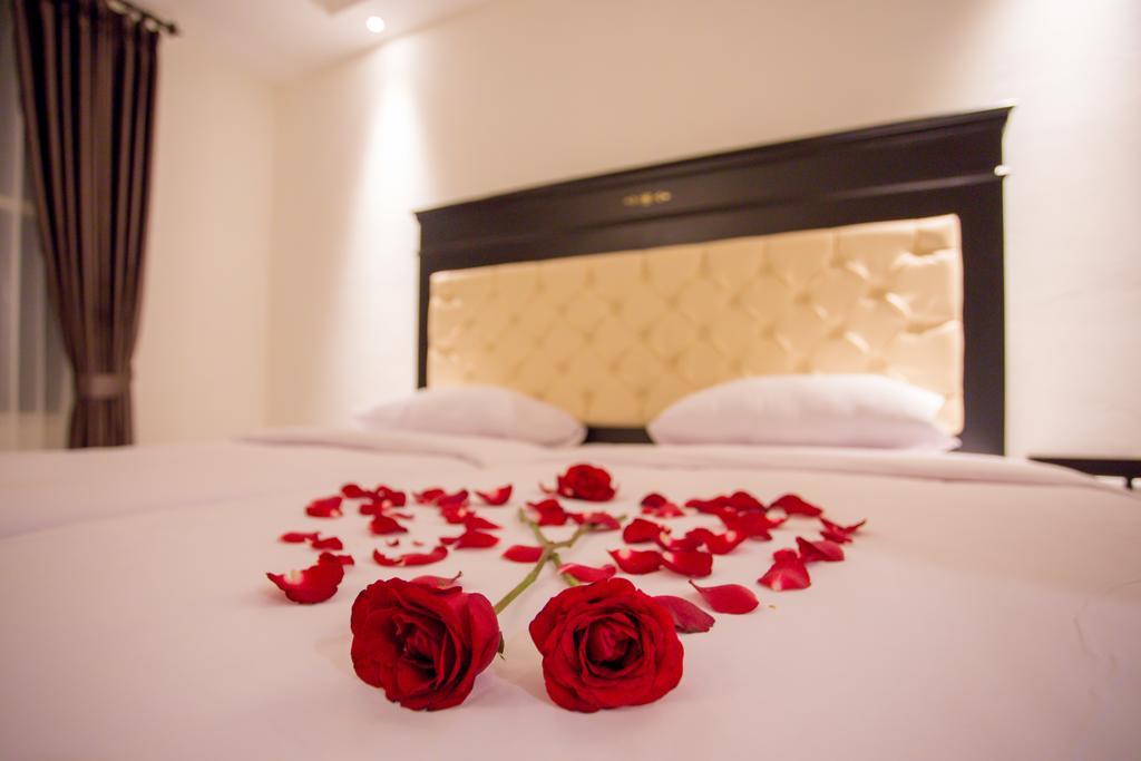 Same Hotel Malang Exterior photo