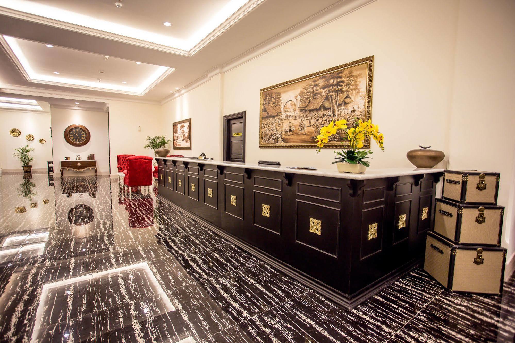 Same Hotel Malang Exterior photo